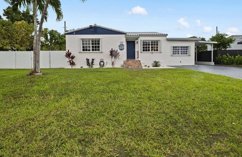 Coral Terrace Casa | 1BR at SW 1st St. (Unit B)