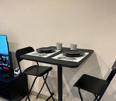Bumi Serpong Damai Apartamento | 1BR Branz BSD: PS5, King Size Bed, and 4K OLED TV