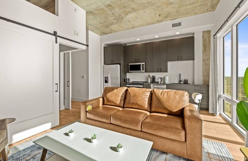 Channel District Apartamento | 1BR Channelside | Free Amenities + Prime Location
