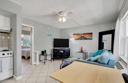 Indian Rocks Beach Apartamento | 1BR Coastal Escape - 5 min Walk to Beach!