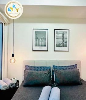 A. Bonifacio Apartamento | 1BR Condo Unit at Celandine Condominium Near Ayala Cloverleaf Mall