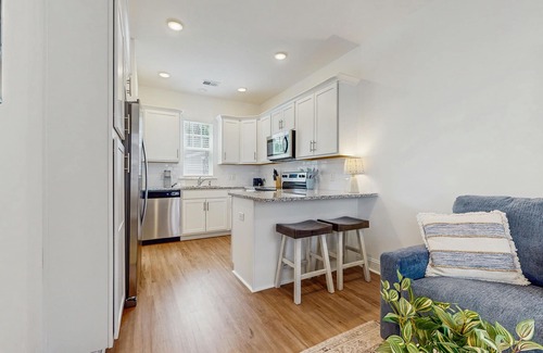 Goose Creek Casa | 1BR Cottage Home in Pet Friendly Resort w/Pool, hot tub & parks