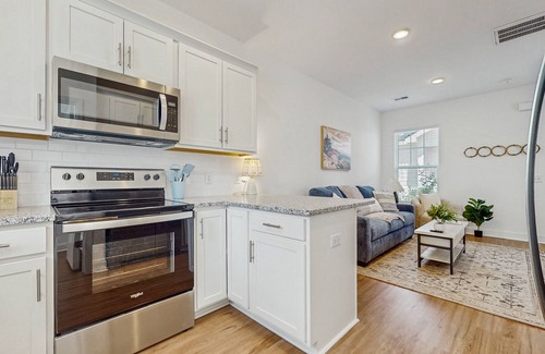 Goose Creek Casa | 1BR Cottage Home in Pet Friendly Resort w/Pool, hot tub & parks