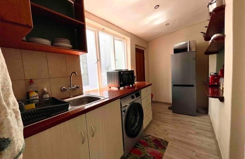 Cape Town City Centre Apartamento | 1BR Cottage Pvt Entry, Load Shed Ready, Book Now!