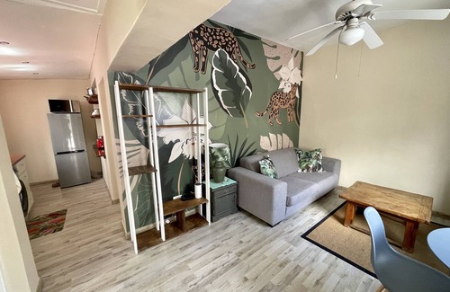 Cape Town City Centre Cabaña | 1BR Cottage Pvt Entry, Load Shed Ready, Book Now!
