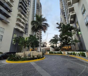 Ugong Apartamento | 1BR Cozy Condo at Kasara Urban Resort Pasig City