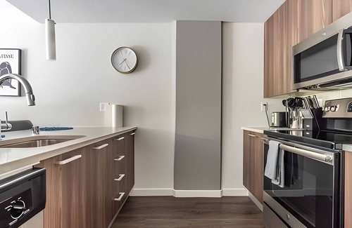 West Bellevue Apartamento | 1BR+Den | Gym, Lounge | Bellevue | Sophari C