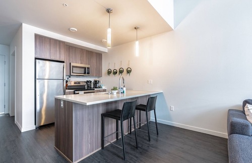 West Bellevue Apartamento | 1BR + Den | Gym, Rooftop | Bellevue | Sophari C
