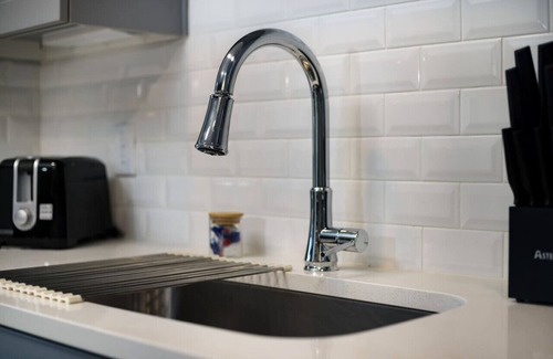 Southtown Apartamento | 1BR Escape w/ Pool & Gym Access Near Riverwalk