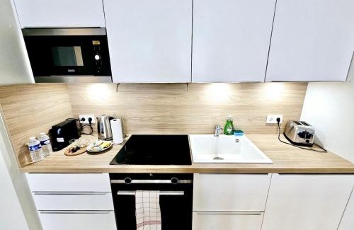 Gasperich Apartamento | 1BR Flat with free parking-great location in Luxembourg CD8