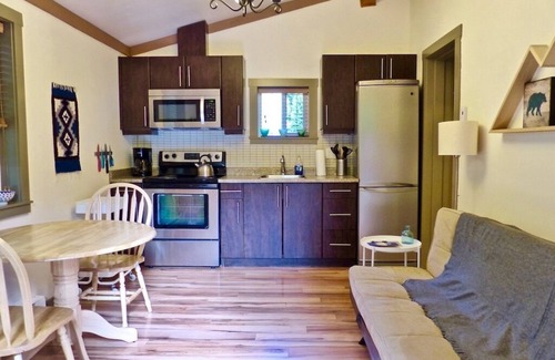 Port Renfrew Cabaña | 1BR - Garden View - Non Pet Friendly - Sleeps 2