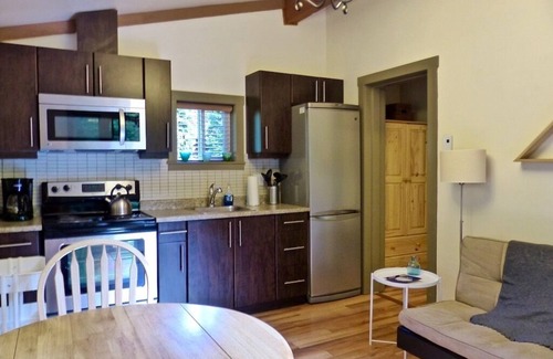 Port Renfrew Cabaña | 1BR - Garden View - Non Pet Friendly - Sleeps 2