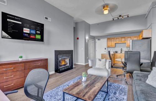 Downtown Cleveland Apartamento | 1BR Loft Sauna & Walk to Theater & Campus