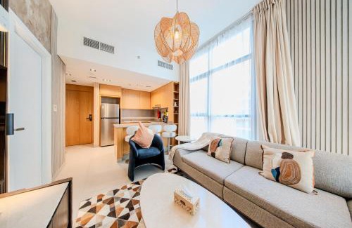 Sharjah Apartamento | 1BR Marble Mansion by Blue Cloud Holidays