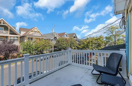 Ocean Grove Apartamento | 1BR Modern Apt Balcony Near ASBURY | Monthly Stays