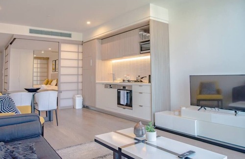 South Brisbane Apartamento | 1BR Oasis in Southbank: Free Wifi + Pool!