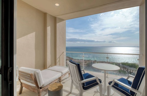 La Paz Apartamento | 1BR Ocean View & Private Balcony at Vistamar