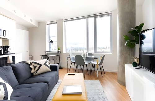 West Bellevue Apartamento | 1BR | Pool, Gym, Rooftop | Bellevue | Sophari A