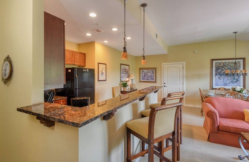 St. Augustine Condominio | 1BR Private balcony-King bed-full kitchen-W/D-community pool & hot tub