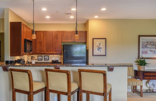 St. Augustine Condominio | 1BR Private balcony-King bed-full kitchen-W/D-community pool & hot tub
