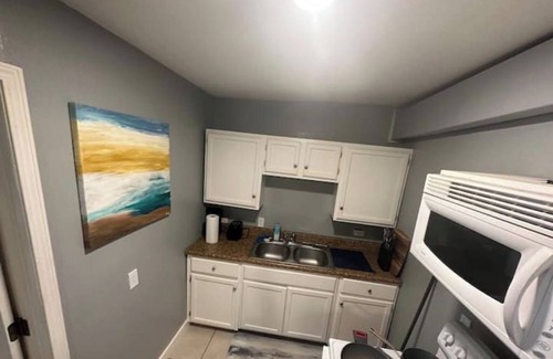 Bay City Apartamento | 1BR Retreat: 2 BD Beach & Shops
