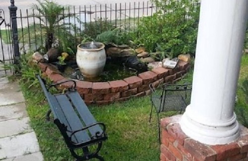 West Riverside Condominio | 5 COLUMNAS GRASAS Y UN FISHPOND; Propietarios fabulosos w / 1BR duerme 2adults / 2kids