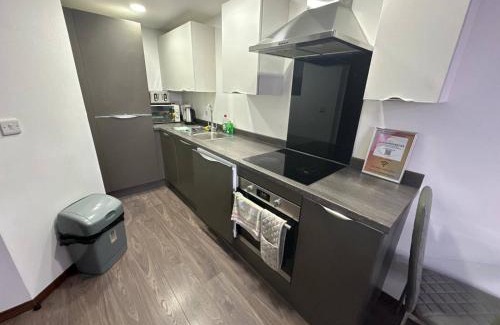 Bloxwich Apartamento | 1BR-Sleeps4-Parking-ClosetoCentre