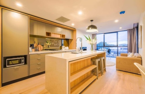 Woolloongabba Apartamento | 1BR Stadium Suite: Parking + Free WiFi