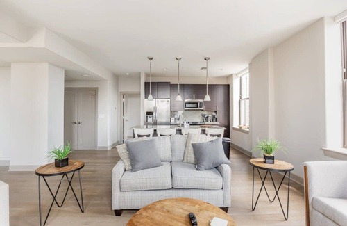 Downtown Baltimore Apartamento | 1BR Stylish Apartment With Rooftop Deck & Pool