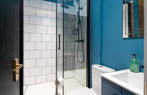 Spitalfields Apartamento | 1BR Stylish Flat by HostaraHomes, Near Liverpool Street, Prime London Location, Sleeps up to 4