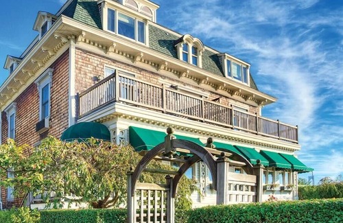 Jamestown Condominio | 1br Suite Condo Overlooking Breathtaking Narragansett Bay!