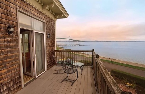 Jamestown Condominio | 1br Suite Condo Overlooking Breathtaking Narragansett Bay!