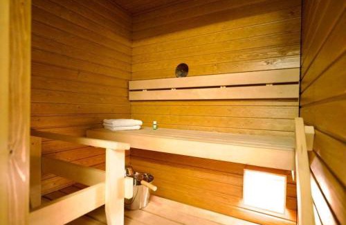 Rovaniemi Apartamento | 1BR Suite - King Size Bed - Wi-Fi - Sauna