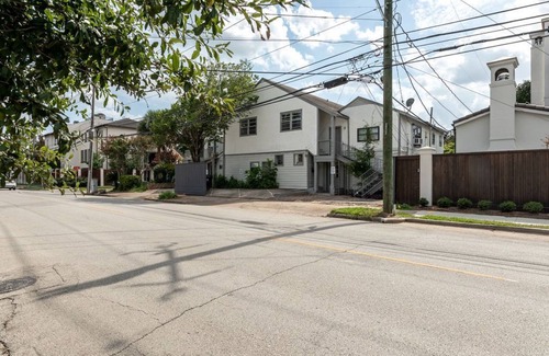 Greenway Plaza-Upper Kirby Apartamento | 1BR The Queen's Gambit! Galleria, Medical Center
