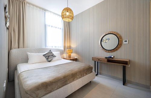 Sharjah Apartamento | 1BR The Sandstone Apartment by Blue Cloud Holidays