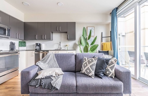 West Bellevue Apartamento | 1BR | Views, Rooftop, Gym | Sophari B | Bellevue