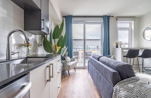 West Bellevue Apartamento | 1BR | Views, Rooftop, Gym | Sophari B | Bellevue