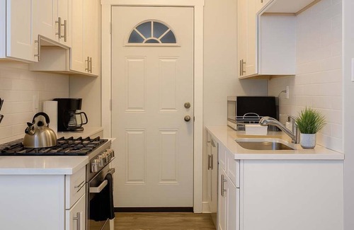 Lakeview Apartamento | 1BR Well-Equipped Apartment