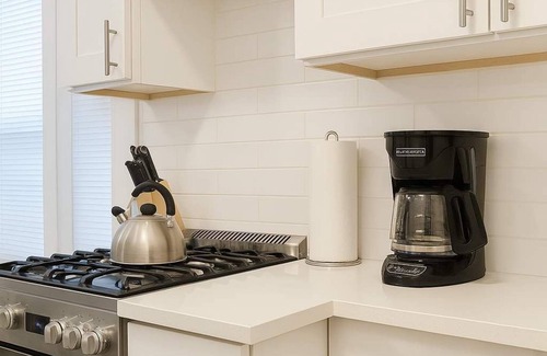 Lakeview Apartamento | 1BR Well-Equipped Apartment