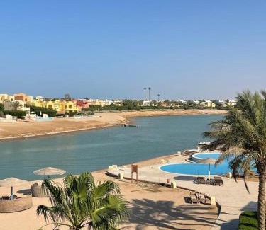 El Gouna Chalet De Esquí | 1BR west golf