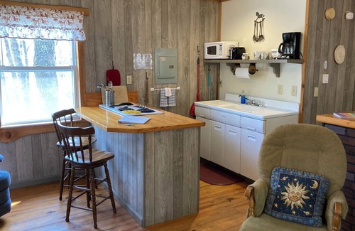 Brevard Cabina | 1BR Woodspirit's Retreat