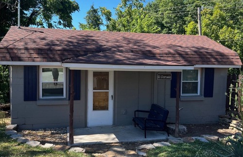 Tateville Cabaña | 1BR1BA - Seasonal lake view, minutes to Lake Cumberland Regional Hospital