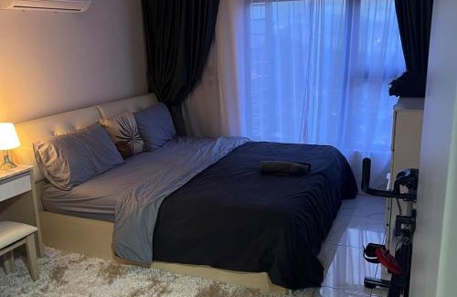 Taman Midah Apartamento | 1KLCC View Big TV&sofa KAROKE 3 Bed Room 4 Bed kids play area 9 pax