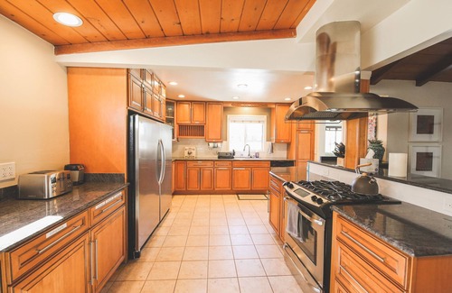 Hermosa Village Casa | 1mile to Disneyland family friendly House with a pool, hot tub, and game room