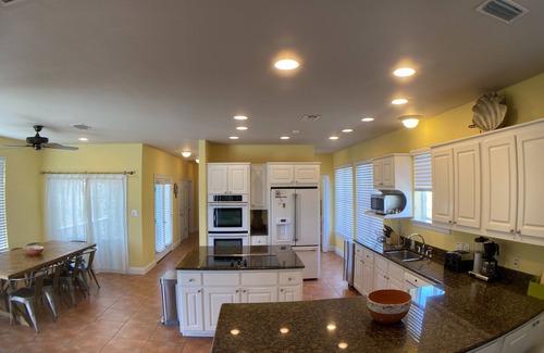 Morgantown Casa | Lg Hm W / GulfViews - 60 seg. al malecón, 6 porches, elevador, 2 piscinas, tenis