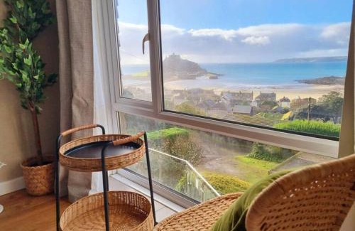 Marazion Casa | 1Rosemount -Marazion - Iconic view of St Michaels Mt, Sea, Beach, 2xParking, Netflix Prime