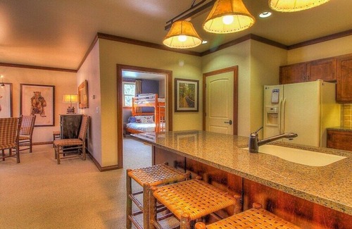Stratton Mountain Condominio | Amplio 3Br / 2Bth recientemente listado w / Ice Skating Pond, Piscina climatizada, HotTub, Sauna