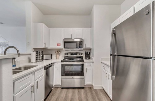 Clearfield Apartamento | 1st Fl King Beds Pool Garage - Near AFB