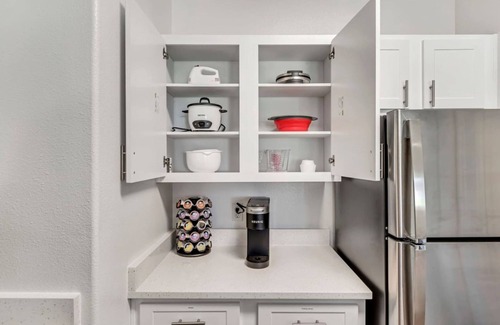 Clearfield Apartamento | 1st Fl King Beds Pool Garage - Near AFB