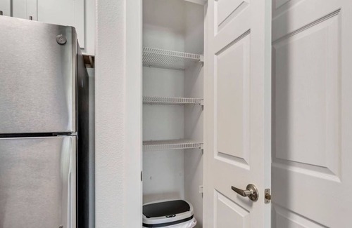 Clearfield Apartamento | 1st Fl King Beds Pool Garage - Near AFB